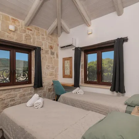 Villa Koukouvayia Agalás